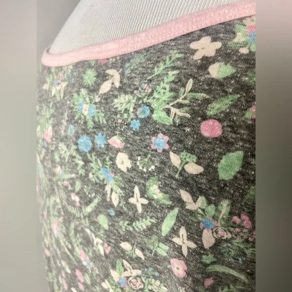 LuLaRoe Classic T Shirt NWT Gray with Multicolor Floral Pattern Short Sleeve - Picture 6 of 7